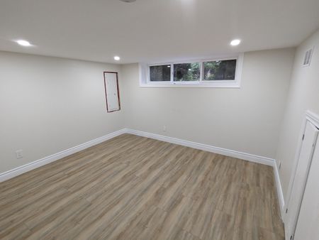 For Lease - 903 Tenth Street Unit# Lower, Mississauga, Ontario - Photo 2