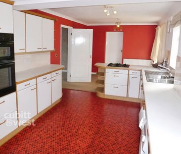 4 bedroom semi-detached house to rent - Photo 2