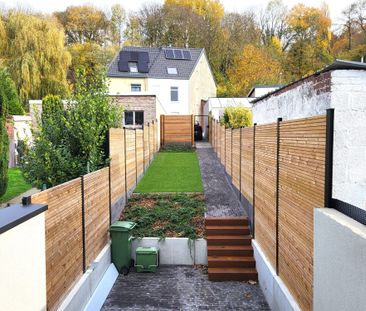 Deze volledig gerenoveerde woning (2025) biedt modern wooncomfort o... - Foto 2