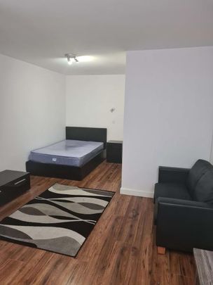Studio to rent - Photo 1