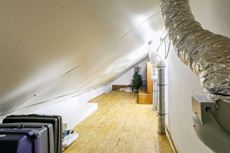 Woning met 2 slpks, tuin en 2 autostaanplaatsen - Photo 5
