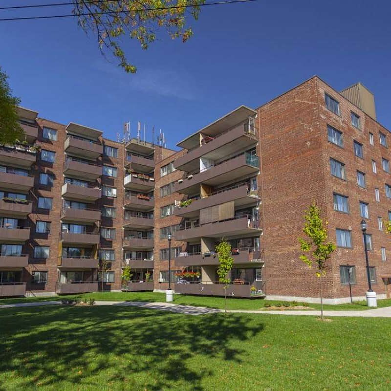 455 Racine Avenue, Dorval, QC - Photo 1