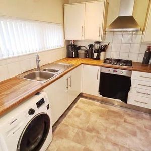 Room in a Shared House, Paxton Place, M11 - Photo 2