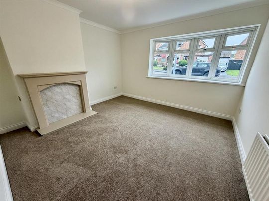 4 bedroom semi-detached bungalow to rent - Photo 1