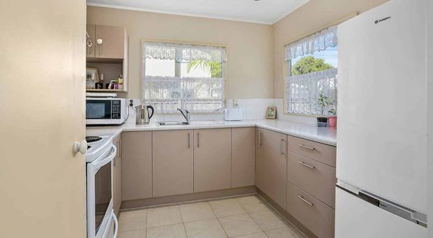 Partly furnished two double bedrooms - Photo 1