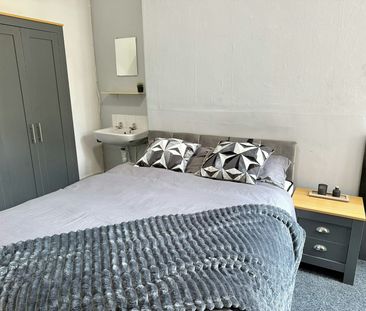 House share to rent on - Photo 5