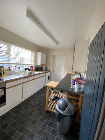 4 Bed End Terrace, Student House - Springfield Avenue, BS7 - Photo 5