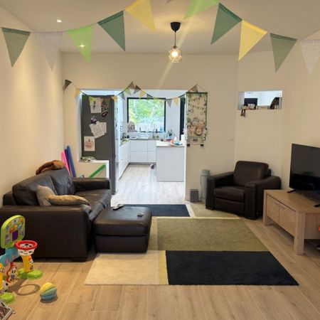 - GENTBRUGGE - Gerenoveerde woning met 3 slpk en tuin - Photo 3