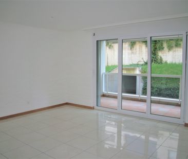 Dachwohnung 3.5 Zimmer - zentrale aber ruhige Lage im Grünen - Foto 1