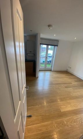 2 bedroom apartment to rent - Photo 2