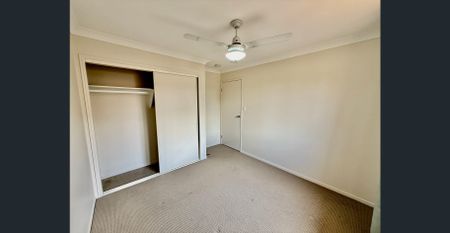 4 bedroom, beautiful home! Amazing Location! - Photo 3