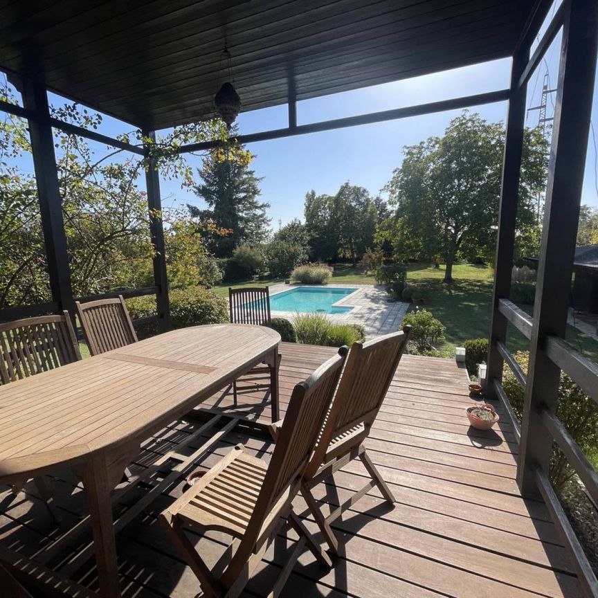 A LOUER ! Magnifique villa meublée 7/8 pièces avec piscine et jardin arboré située à 25 minutes de Strasbourg et à 5 minutes d'Erstein - Photo 1