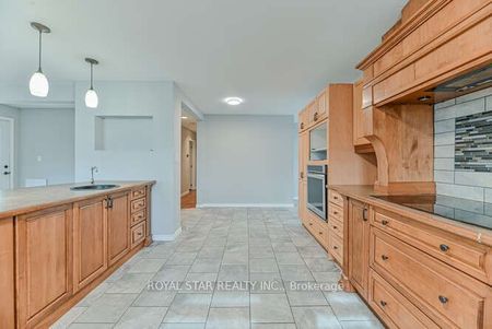 For Lease - 1024 Barton Street Unit# Main, Hamilton, Ontario - Photo 2