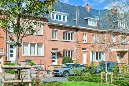 Quartier Fr. Roosevelt : Spacieuse maison - 5 CH- 3 SDB - Photo 3
