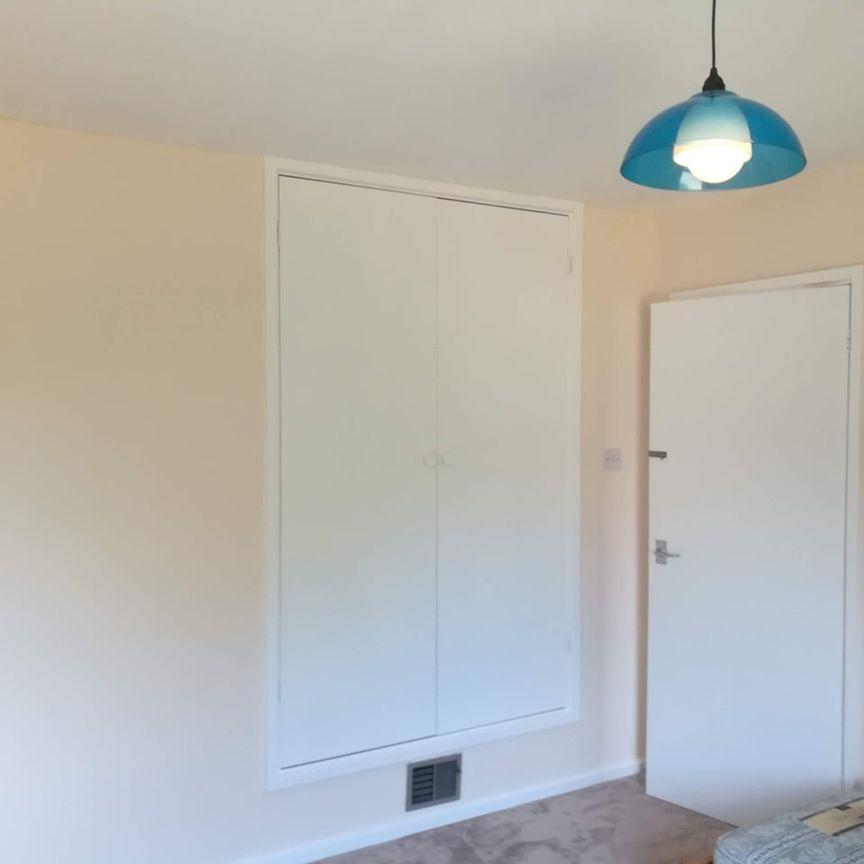 2 Bed Maisonette, Turnpike Link, CR0 - Photo 1