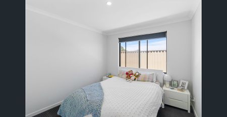 AMAZING, LOW MAINTENANCE 4x2x2 FAMILY HOME - Photo 3