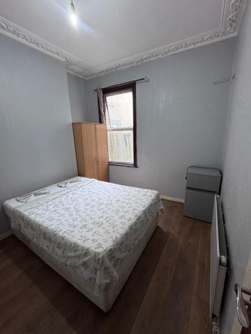Room in a Shared House, St Stephen's Road, E6 - Photo 5