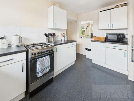 3 bedroom maisonette to rent - Photo 4
