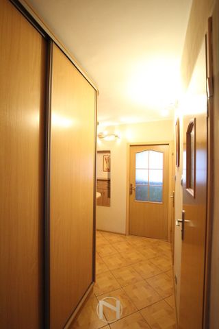 mieszkanie 2 pok., i pietro, 50 m2 + garaz - Photo 3