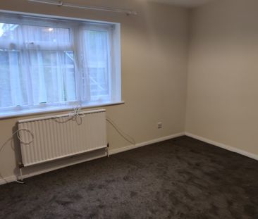 2 bedroom Flat - Osterley Close, Stevenage - Photo 2