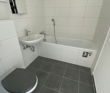 4 Raum Wohnung mit Aufzug und Balkon – ab sofort verfügbar - Foto 4