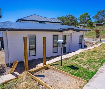 1A Strawberry Terrace, Glendale NSW 2285 - House For Rent | Domain - Photo 6