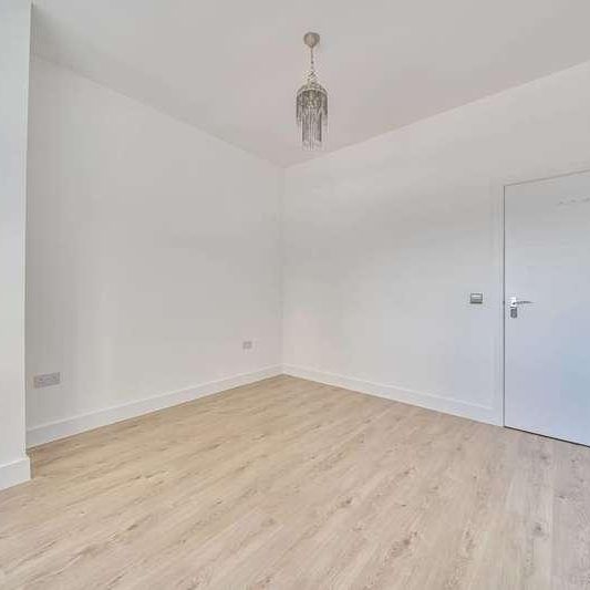 Ballards Lane, North Finchley, N12 - Photo 1