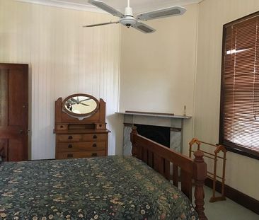 Fully Furnished Large family home in central location - Photo 6