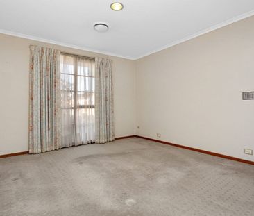 Spacious 4-Bedroom with Multiple Living Areas & Outdoor Entertaining - Photo 6