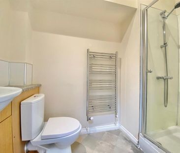 3 bedroom semi-detached house to rent - Photo 5