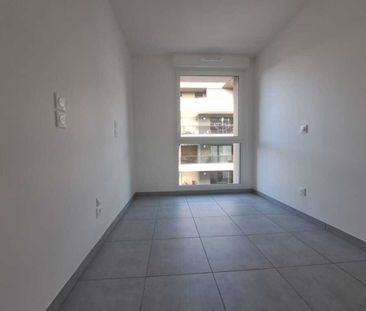 Location Appartement 1 pièce 31m² THONON LES BAINS 74200 - Photo 3