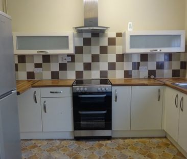 2 Bed Terraced House, Sevier Street, BS2 - Photo 5