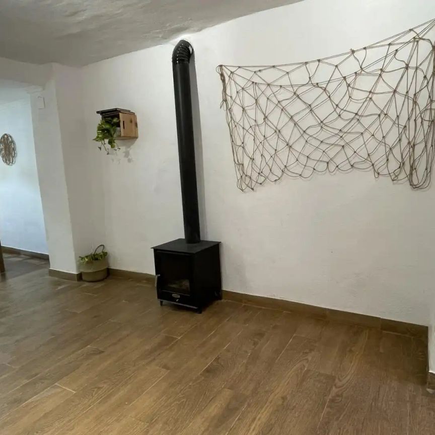 Casa adosada de alquiler en Calle Peireria, 25, Chelva - Photo 1