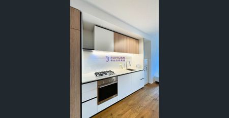 Stunning Furnished One Bedroom Extremely Close to CBD and Flagstaff Garden - Rosslyn - Photo 5