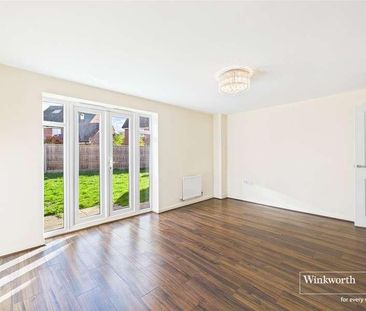 Roe Gardens, Three Mile Cross, Reading, RG7 - Photo 2