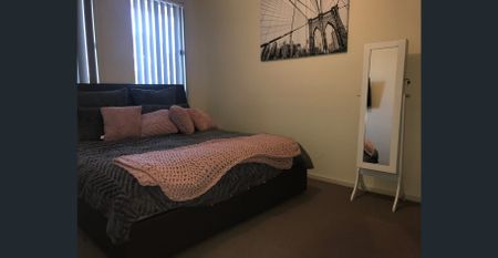 Three Bedrooms Plus Separate Study (4th bedroom) - Photo 3