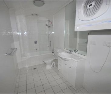 203/668 Bourke Street - Photo 4
