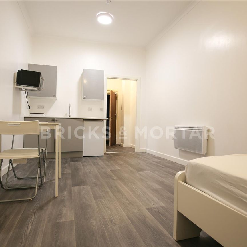Room 6, Parkside, Park Row, Felling, Gateshead, NE10 9BP - Photo 1