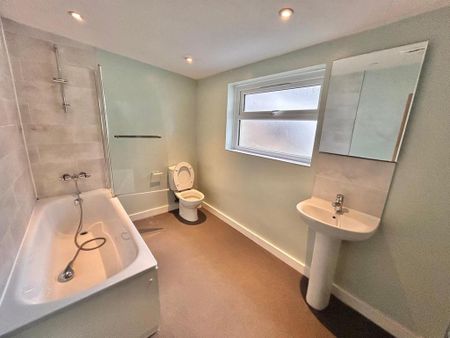 2 bedroom terraced house to rent - Photo 2