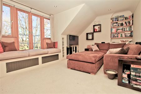 2 Bed Penthouse, Woodville Gardens, W5 - Photo 2