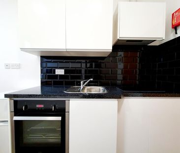 Studio to rent - Photo 3