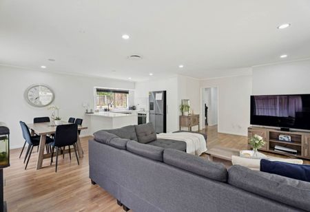 Meticulously Maintained Four Bedrooms in Mt Wellington - Photo 3
