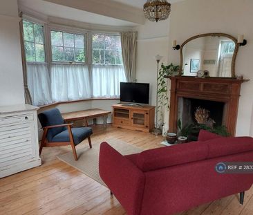 2 bedroom flat to rent - Photo 2