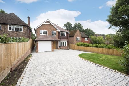 5 bedroom detached house to rent - Photo 2