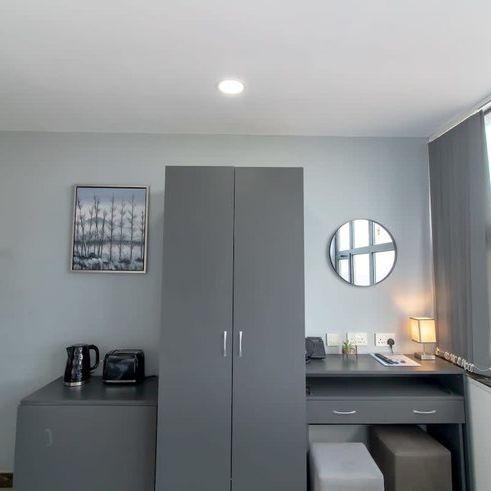 Borough Road - Photo 1