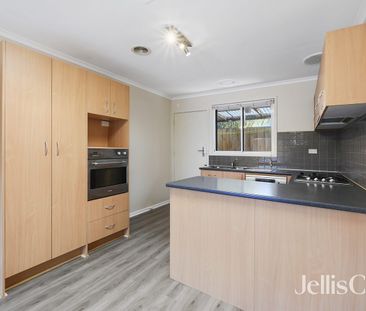 Ultimate Bayside Ease in Mordialloc - Photo 1