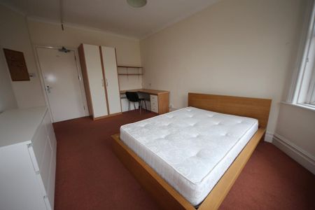 5 bedroom flat to rent - Photo 3