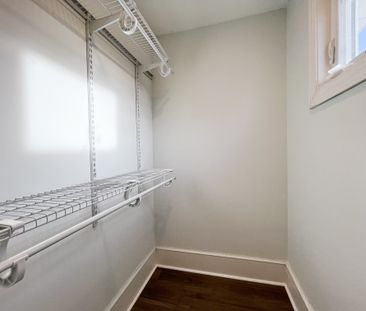 Bright 4 Bedroom Home With Massive Fenced Yard In Sherwood Park - Photo 1