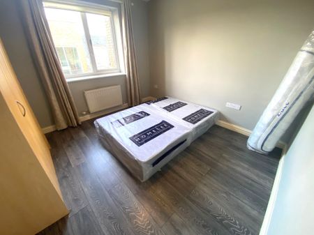 Eaton Terrace, Rathcoole, Co. Dublin - Photo 2