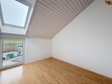 4 ½ ROOMS – Quiet Location//4 ½ ZIMMER – Ruhige Lage - Photo 2